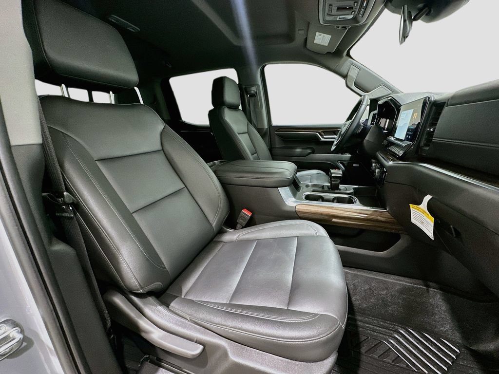 Used 2024 Chevrolet Silverado 1500 LT Trail Boss w/ LT Trail Boss Premium Package AWD/4WD image 28