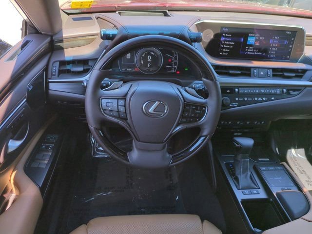 Used 2019 Lexus ES 300h Ultra Luxury w/ Accessory Package 2 image 14