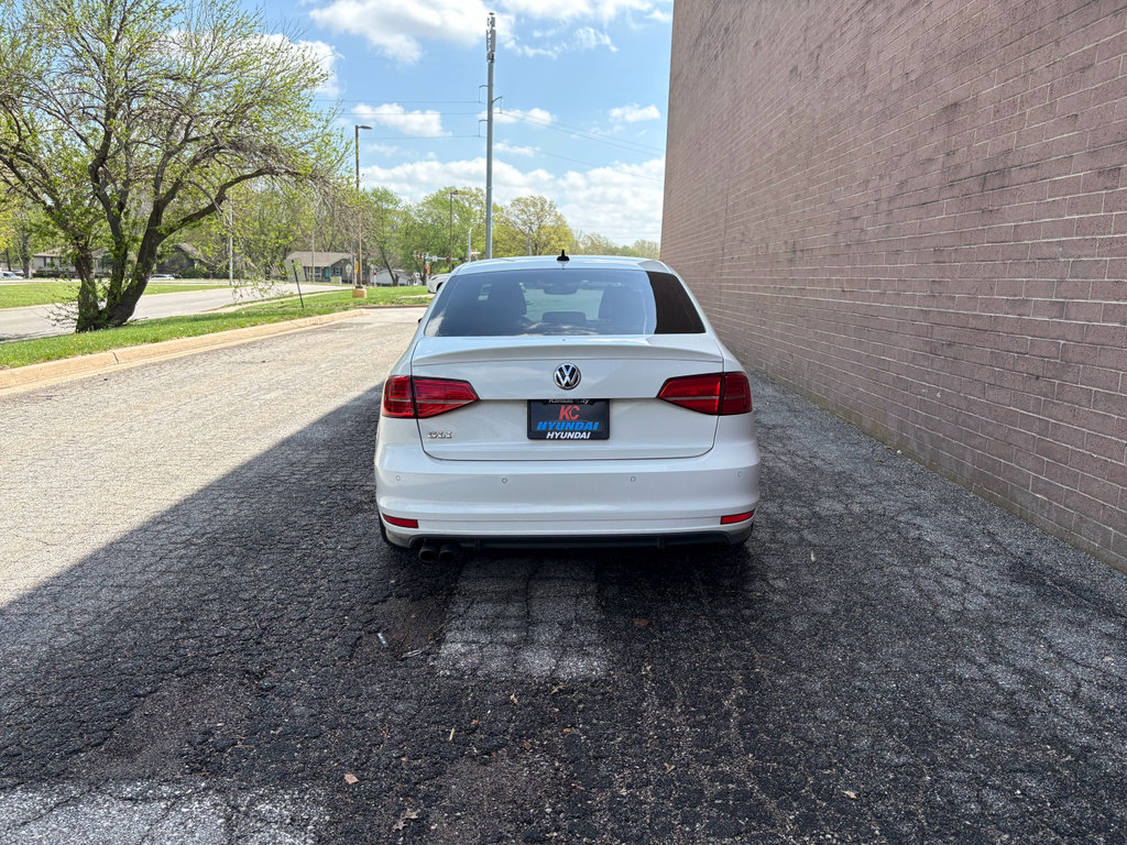 Used 2017 Volkswagen Jetta GLI image 4