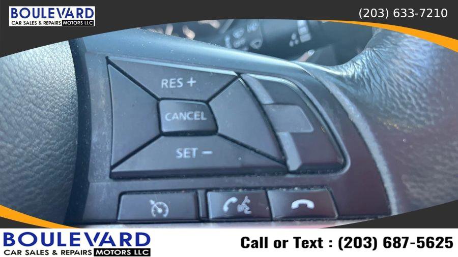 Used 2017 Nissan Rogue SV w/ SV Premium Package AWD/4WD image 27