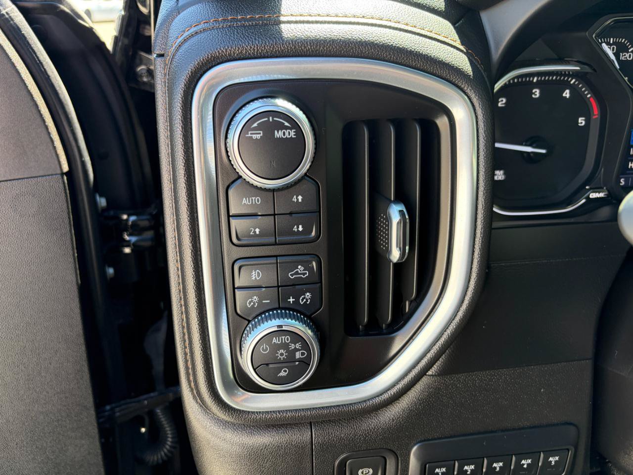 Used 2022 GMC Sierra 3500 AT4 w/ Gooseneck/5TH Wheel Package AWD/4WD image 13