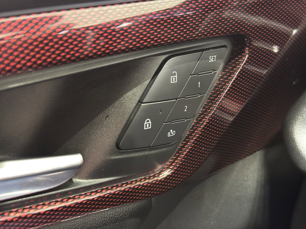 Used 2025 Chevrolet Traverse RS image 35