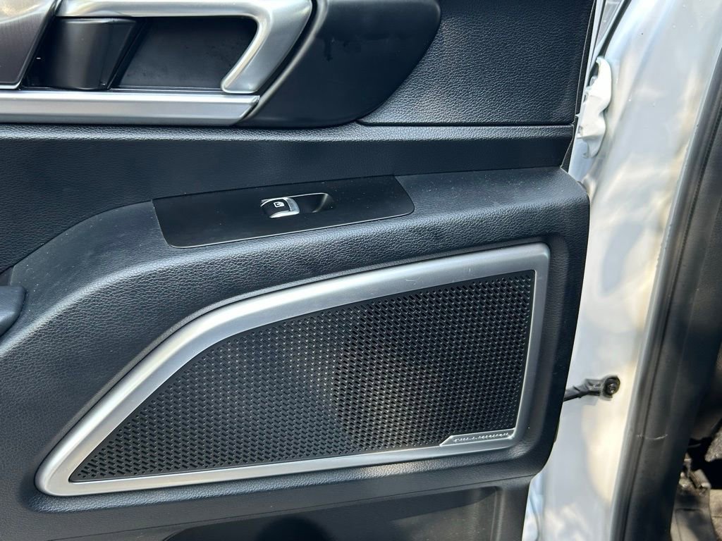 Used 2024 Kia Telluride S image 44