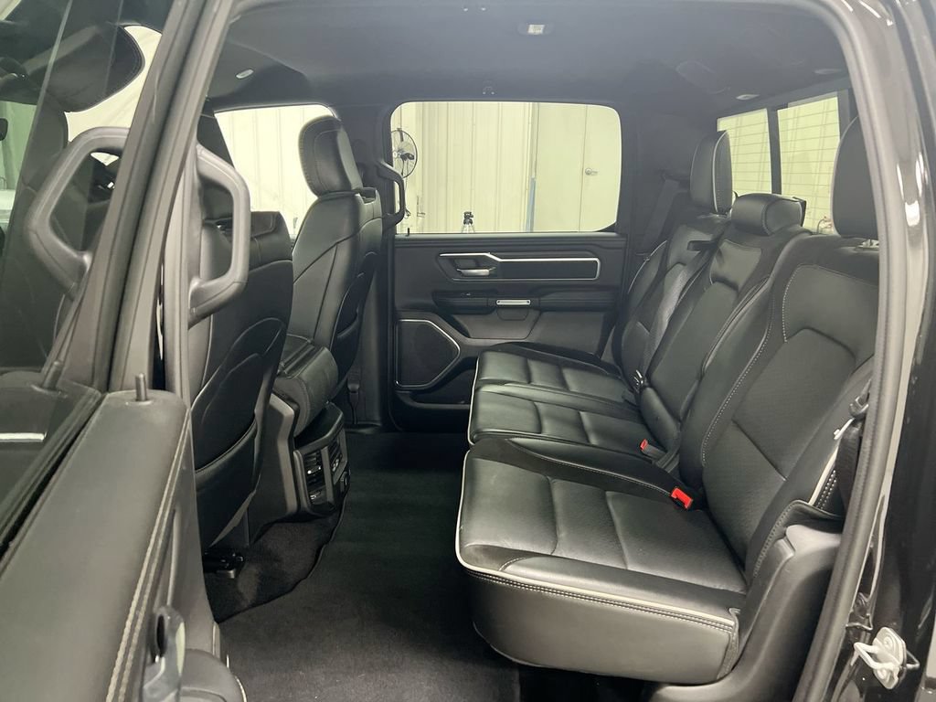 Used 2025 RAM 1500 Laramie AWD/4WD image 23