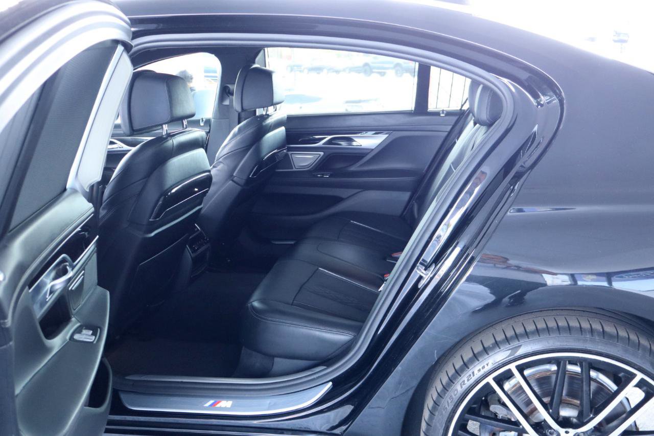 Used 2018 BMW 750i RWD image 30