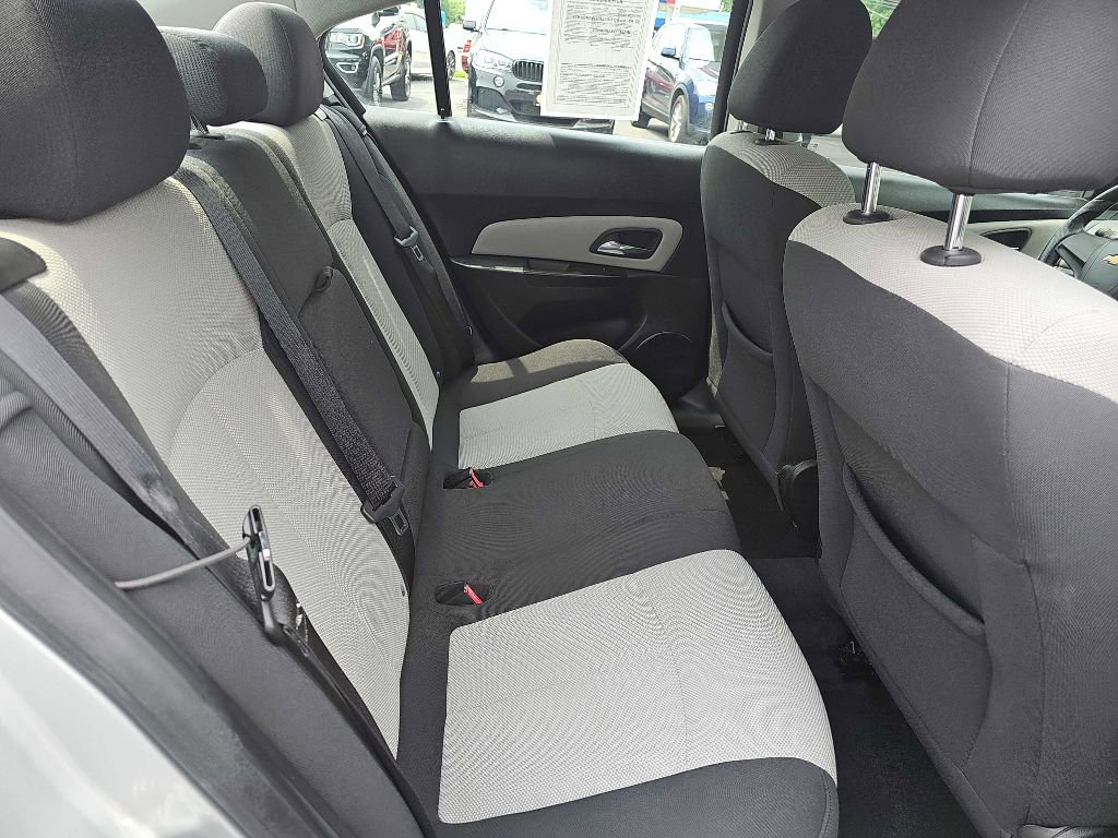 Used 2011 Chevrolet Cruze LS image 42