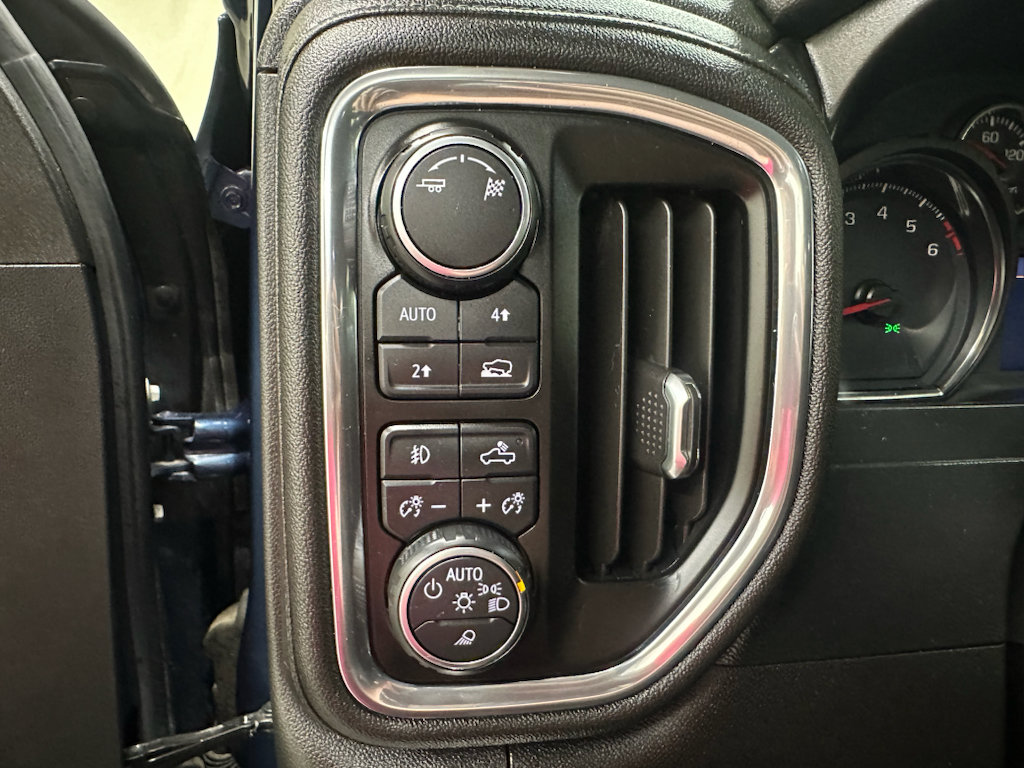 Used 2019 Chevrolet Silverado 1500 LTZ w/ LTZ Plus Package AWD/4WD image 29