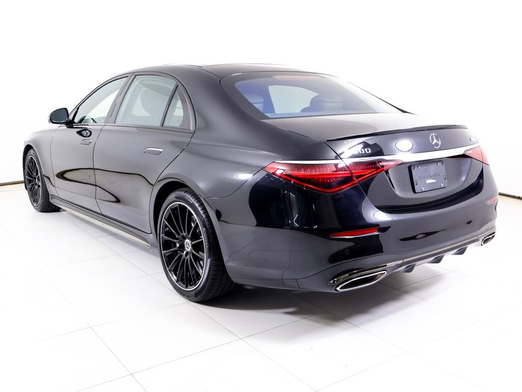 Used 2025 Mercedes-Benz S 580 4MATIC Sedan image 3