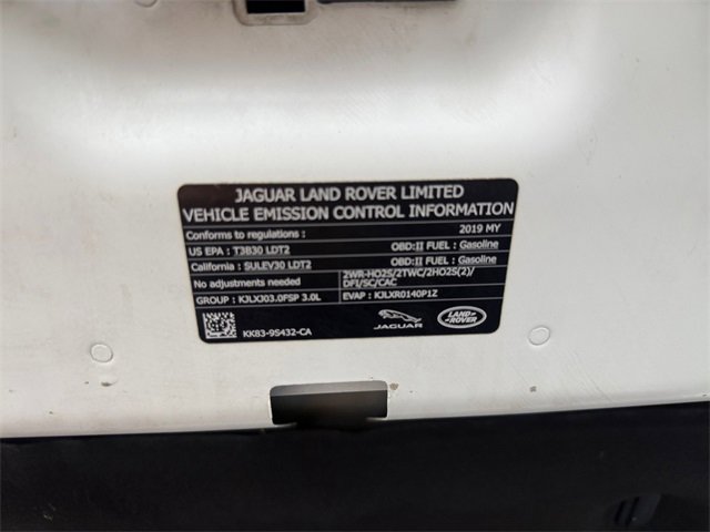 Used 2019 Land Rover Range Rover Velar R-Dynamic SE image 30