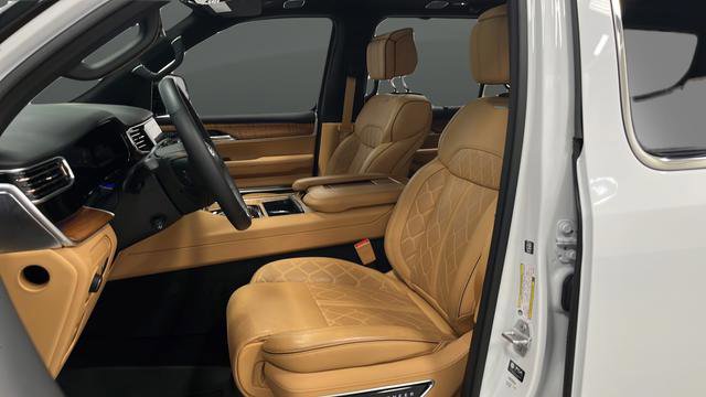 Used 2024 Jeep Grand Wagoneer Series III image 9