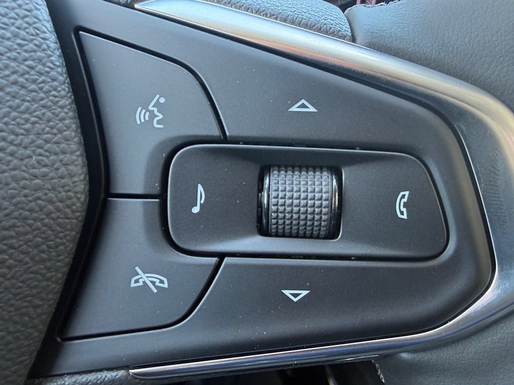 New 2026 Chevrolet Trax LT w/ Sunroof Package FWD image 19