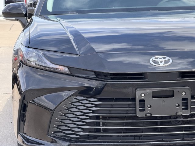 Used 2026 Toyota Camry LE FWD image 4