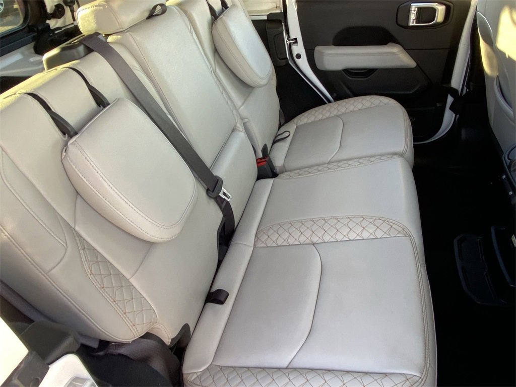 Used 2022 Jeep Wrangler Unlimited Sahara image 23