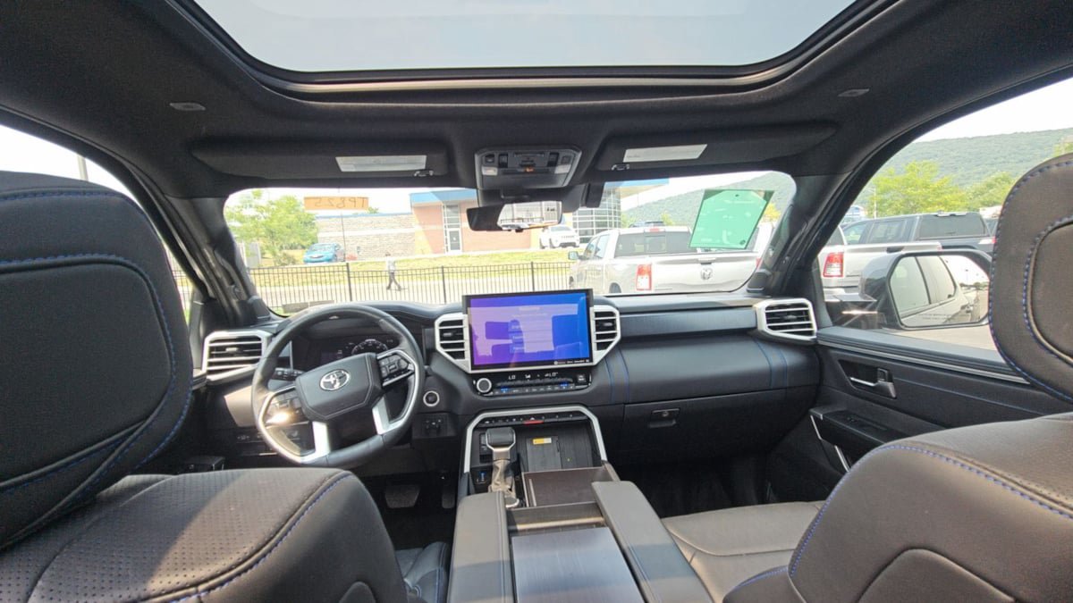 Used 2024 Toyota Tundra Platinum AWD/4WD image 8