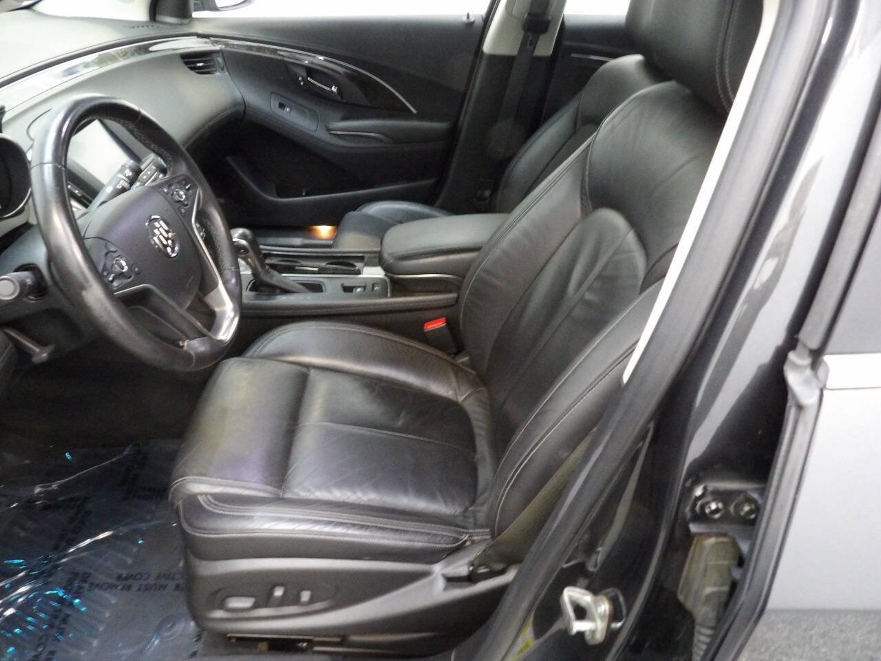 Used 2016 Buick LaCrosse Leather FWD image 8