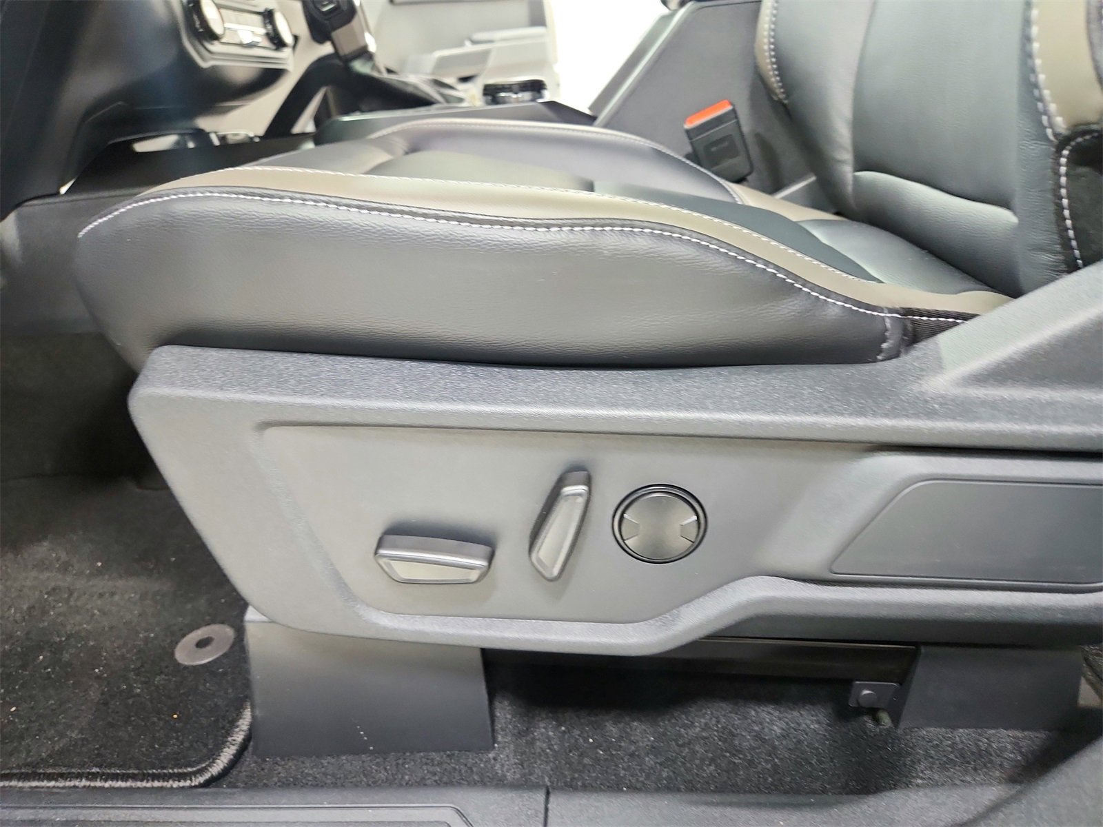 New 2025 Ford Bronco Outer Banks w/ Sasquatch Package image 20