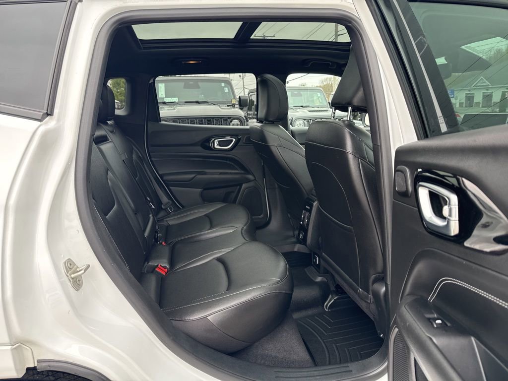 Certified 2024 Jeep Compass Limited w/ High Altitude Package AWD/4WD image 29