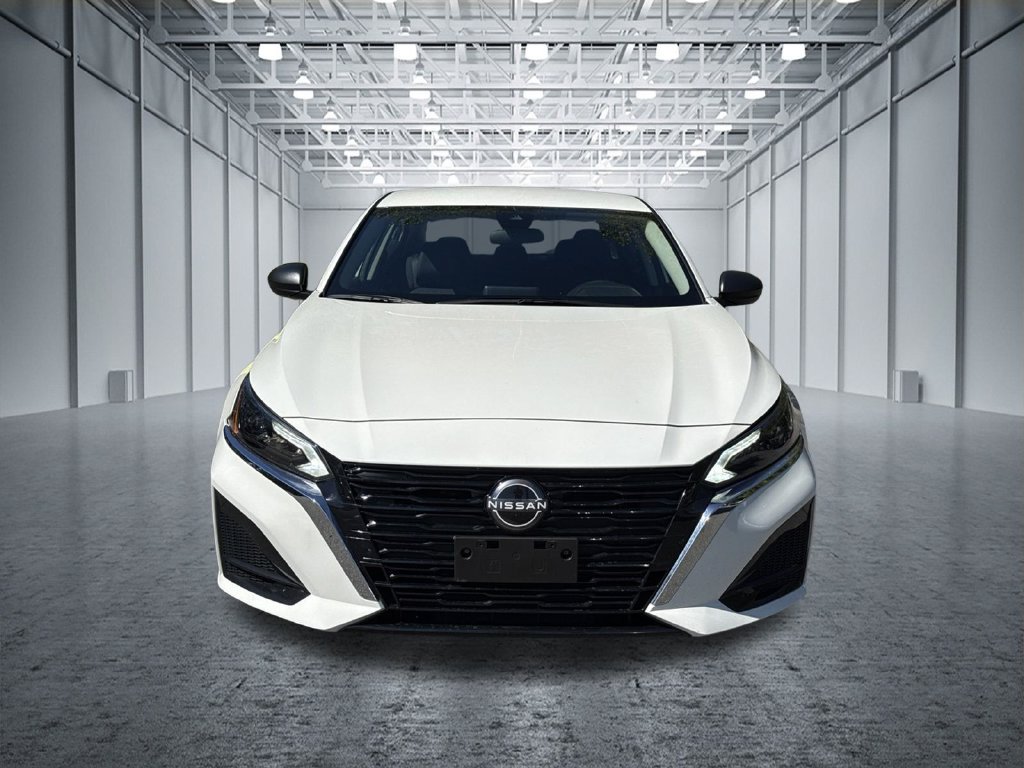 Used 2025 Nissan Altima 2.5 SV AWD/4WD image 2