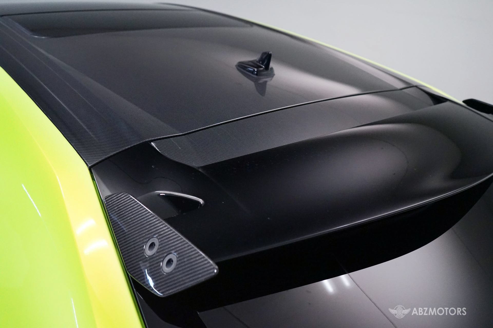 Used 2024 Lamborghini Urus Performante AWD/4WD image 9