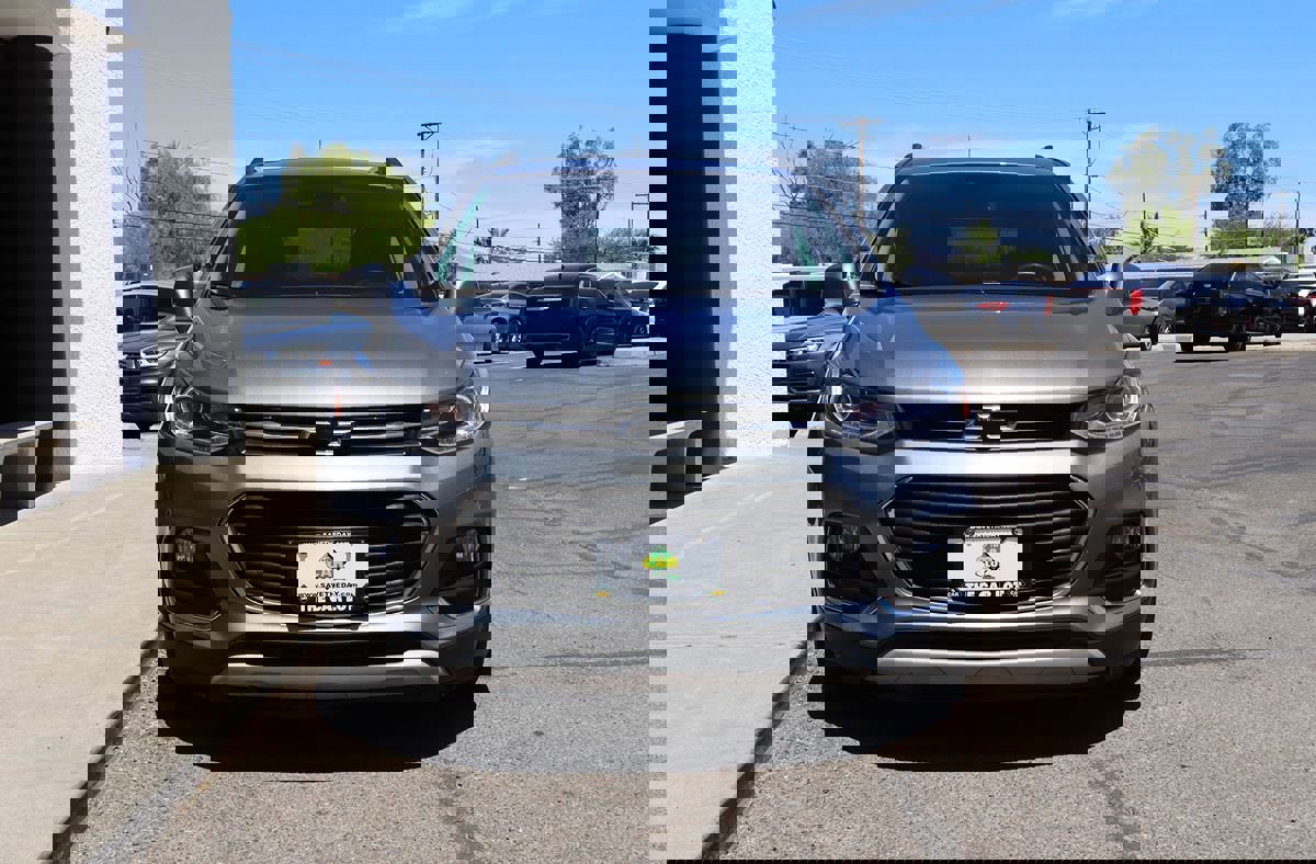 Used 2020 Chevrolet Trax Premier w/ LPO, Protection Package FWD image 16