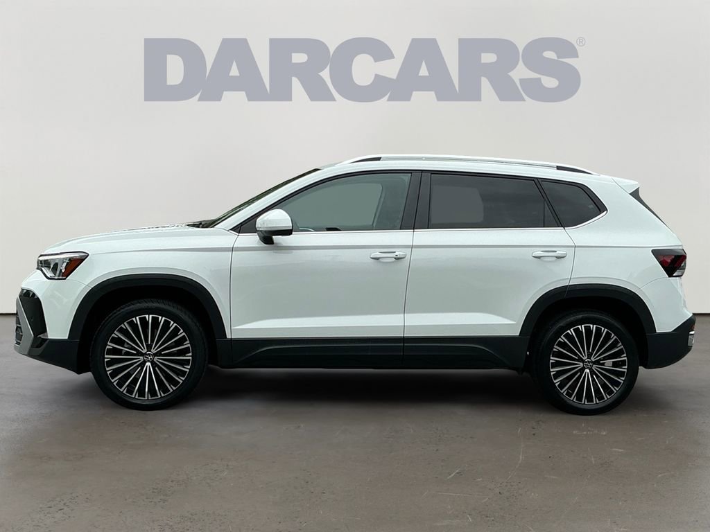 Used 2025 Volkswagen Taos SE FWD image 4