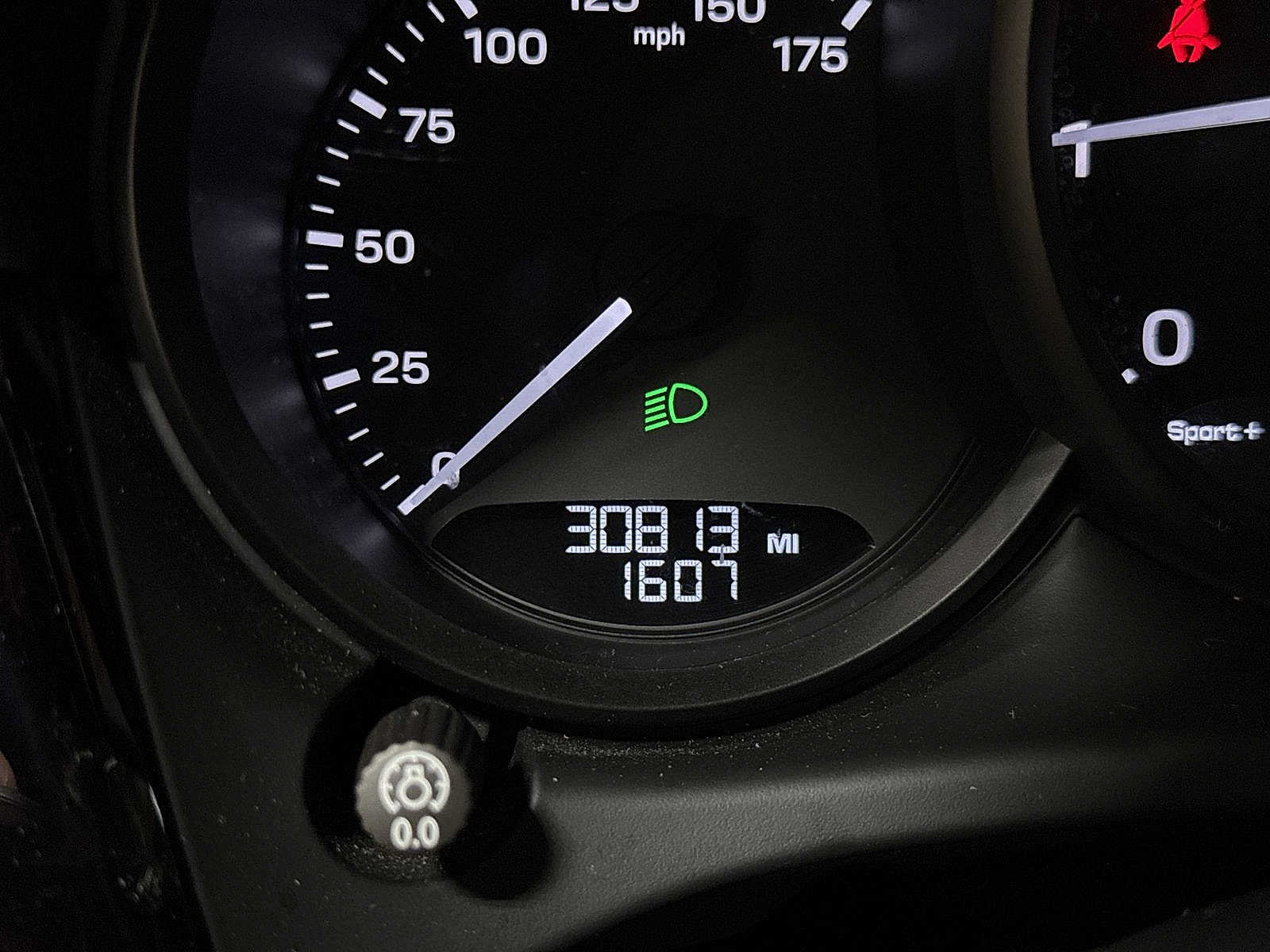 Used 2023 Porsche Macan Turbo AWD/4WD image 19