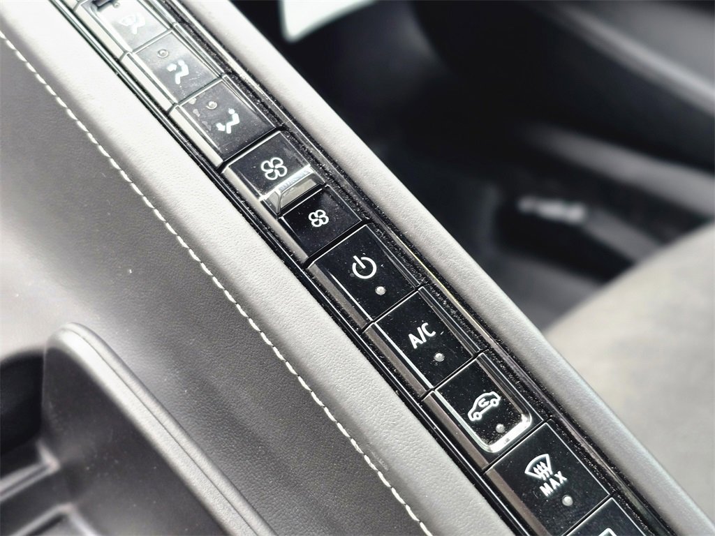 Used 2025 Chevrolet Corvette Z06 w/ Battery Protection Package image 27