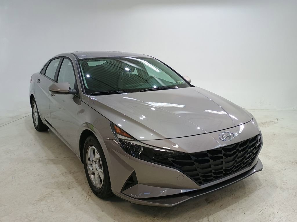 Used 2023 Hyundai Elantra SE w/ Cargo Package