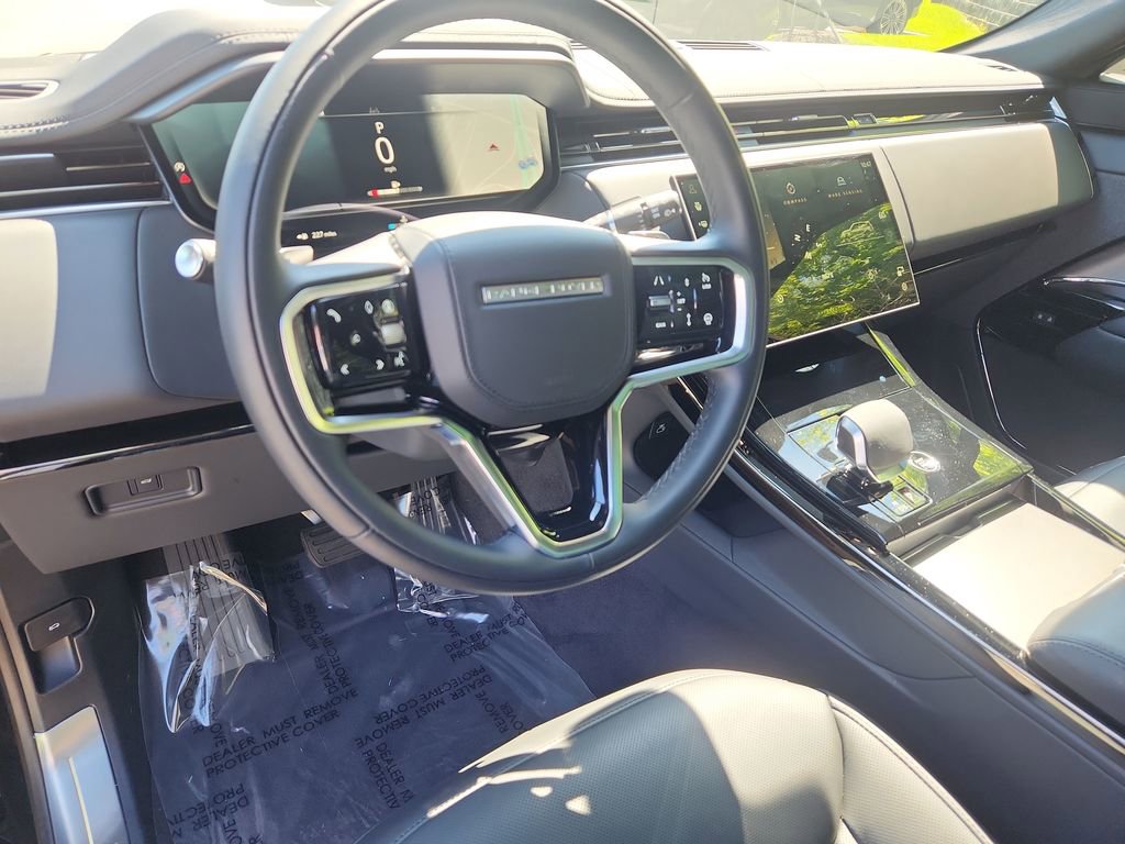 Used 2025 Land Rover Range Rover Sport SE AWD/4WD image 15