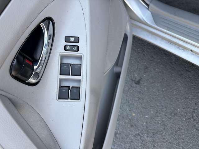 Used 2011 Toyota Camry LE FWD image 8