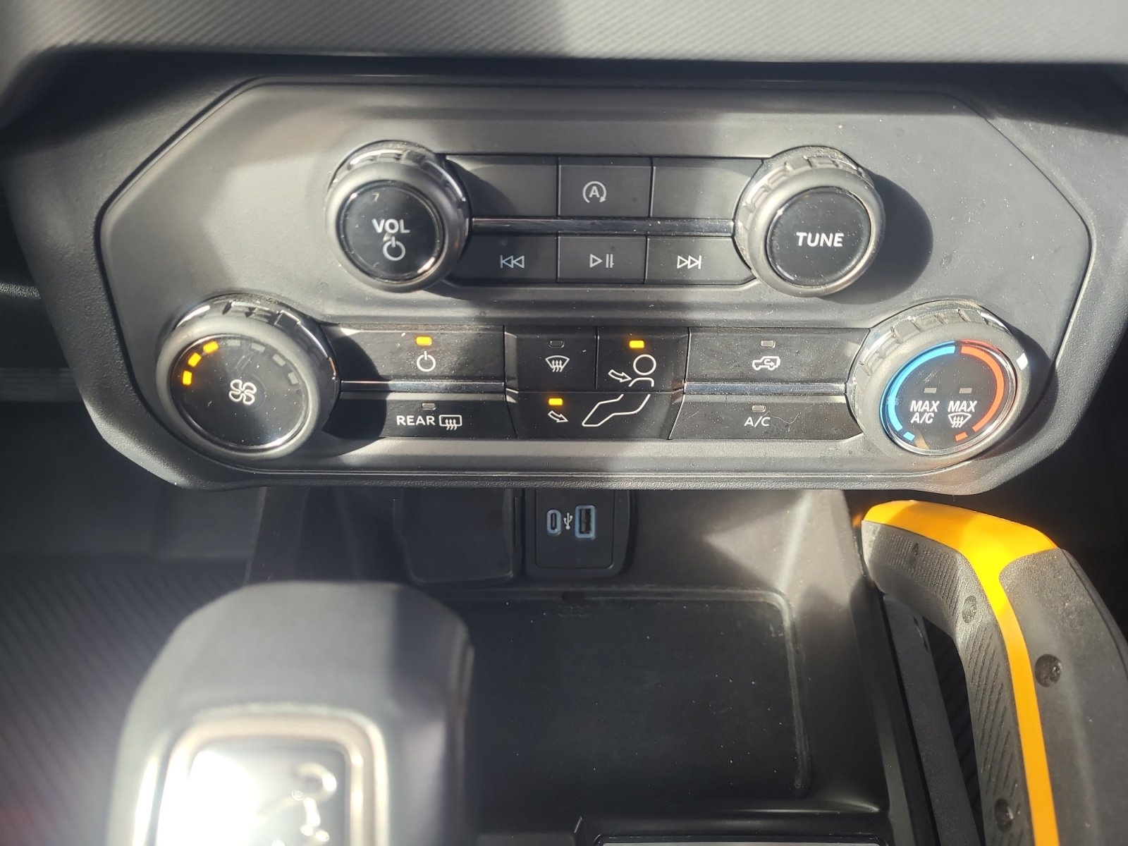 Certified 2024 Ford Bronco Badlands w/ Sasquatch Package image 30