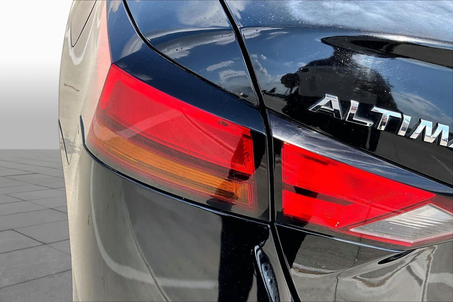 Used 2020 Nissan Altima 2.5 SL FWD image 25