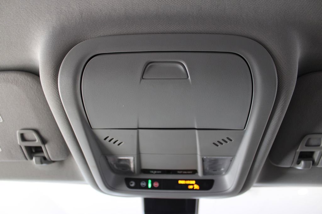 Used 2024 GMC Terrain SLE image 33