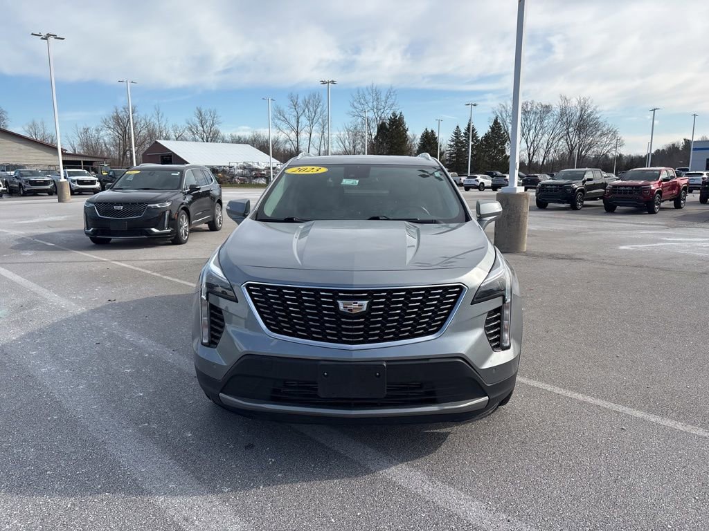 Used 2023 Cadillac XT4 Premium Luxury image 2