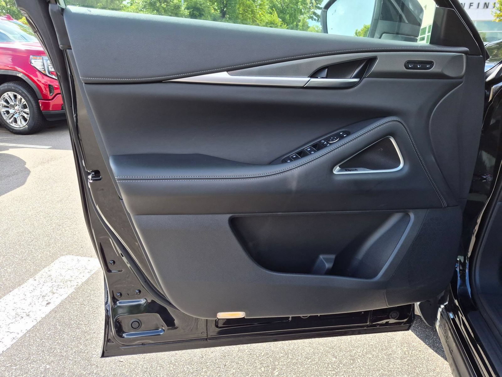 Used 2026 INFINITI QX60 Luxe w/ Cargo Package FWD image 12