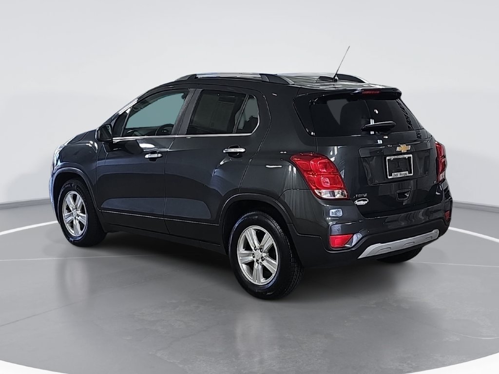 Used 2017 Chevrolet Trax LT w/ Sun & Sound Package FWD image 6