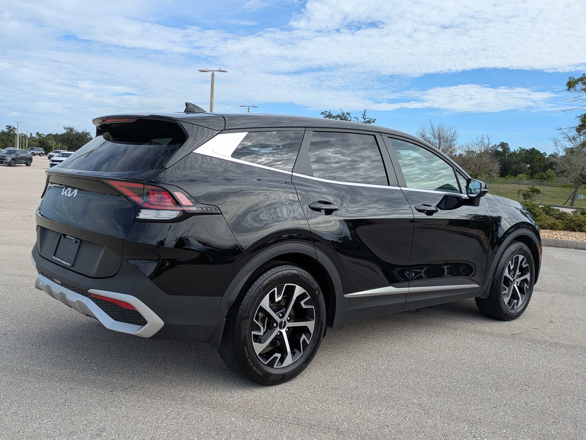 Certified 2025 Kia Sportage EX FWD image 4