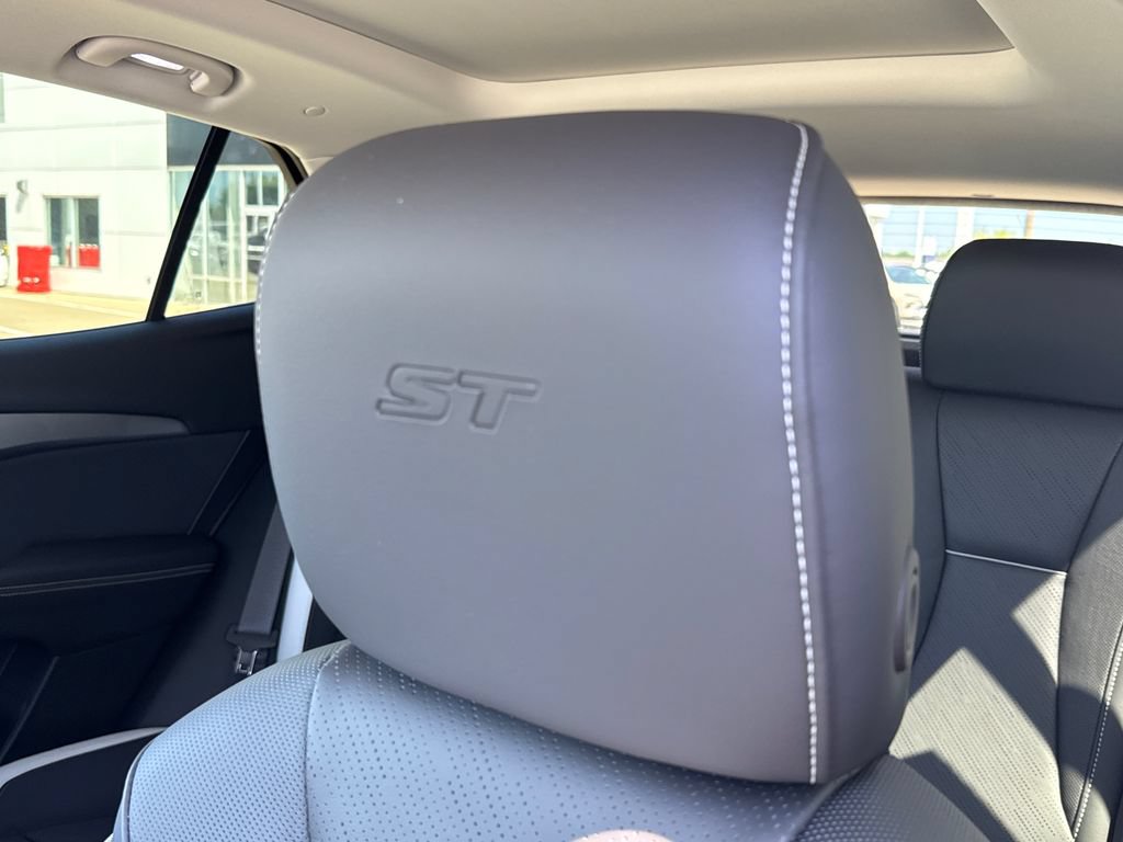 New 2026 Buick Envision Sport Touring AWD/4WD image 15