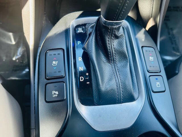 Used 2017 Hyundai Santa Fe FWD image 28
