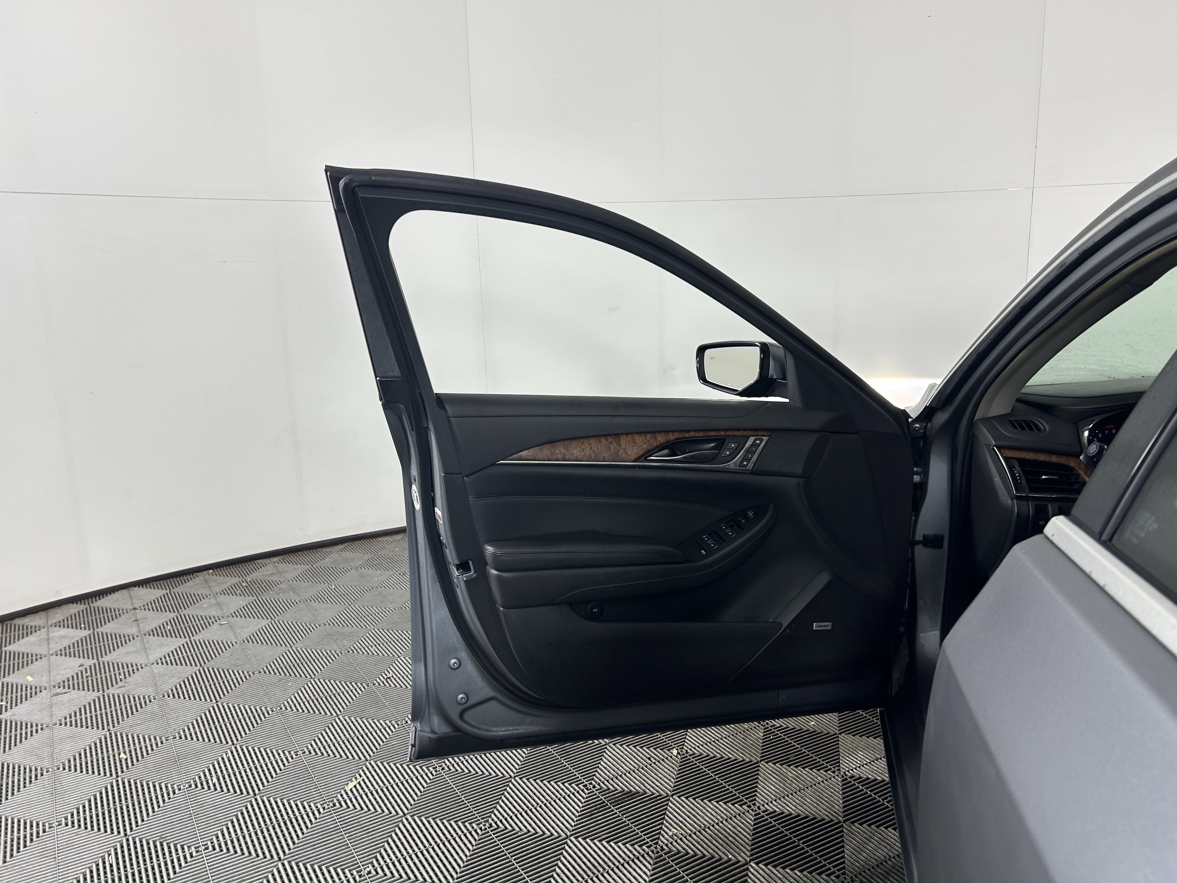 Used 2019 Cadillac CTS Luxury image 27