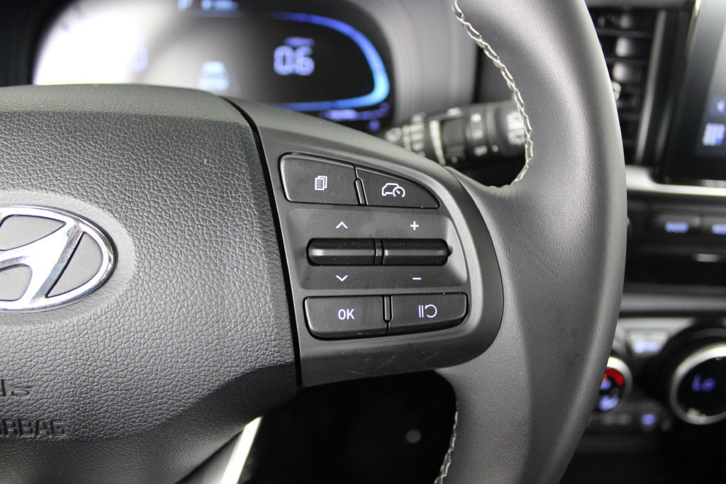 Certified 2026 Hyundai Venue SEL FWD image 24