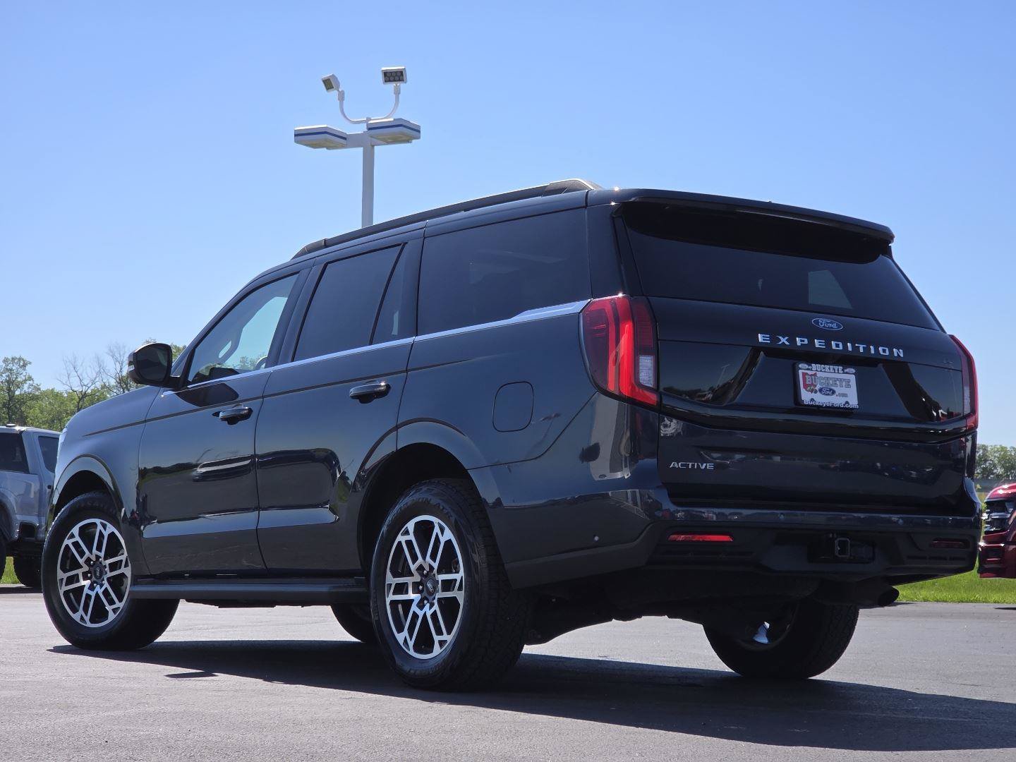 Used 2025 Ford Expedition Active AWD/4WD image 17