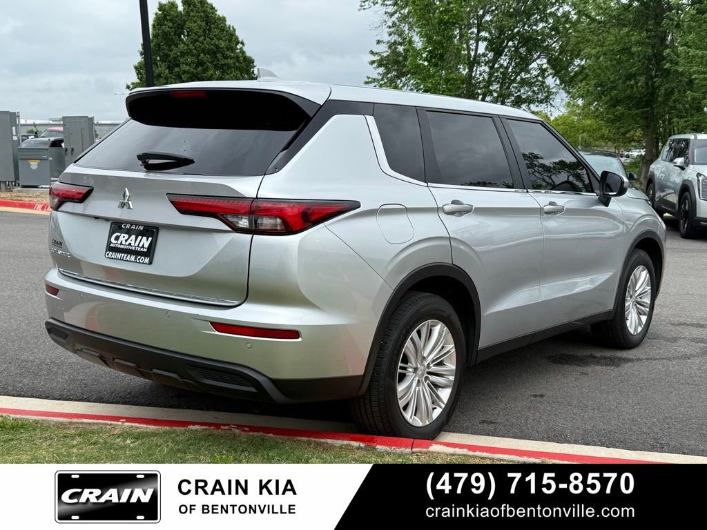 Used 2024 Mitsubishi Outlander ES AWD/4WD image 8