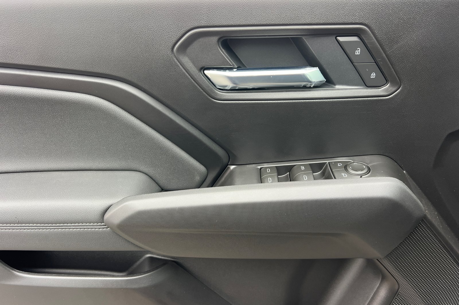New 2026 GMC Canyon Elevation w/ Convenience Package RWD image 9