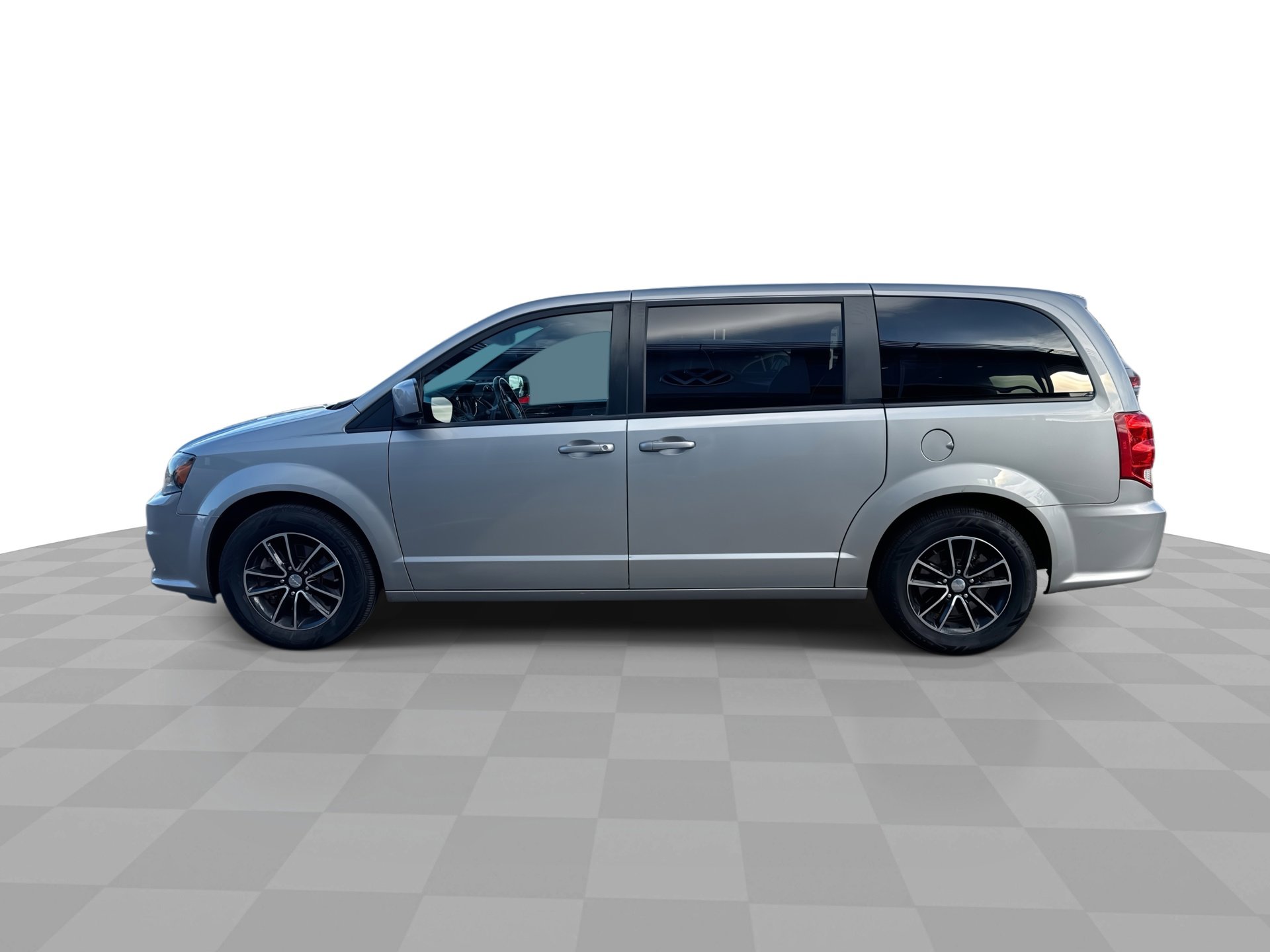 Used 2018 Dodge Grand Caravan SE image 5