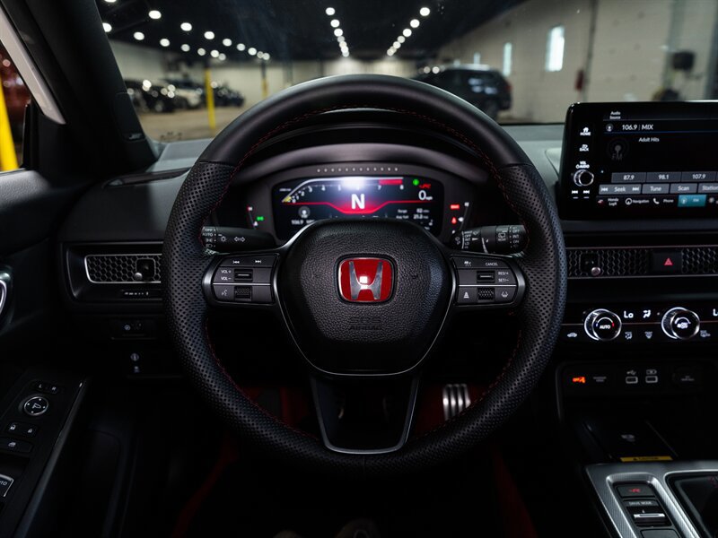 Used 2023 Honda Civic Type R image 12
