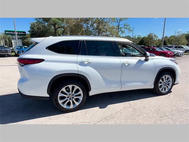 Used 2022 Toyota Highlander Limited image 32