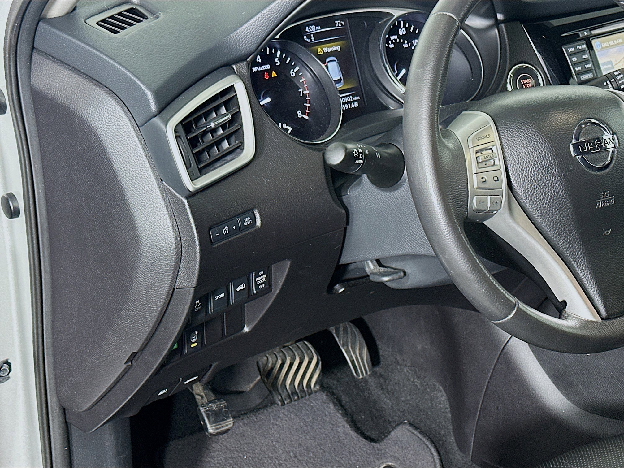 Used 2015 Nissan Rogue SL w/ SL Premium Package image 16