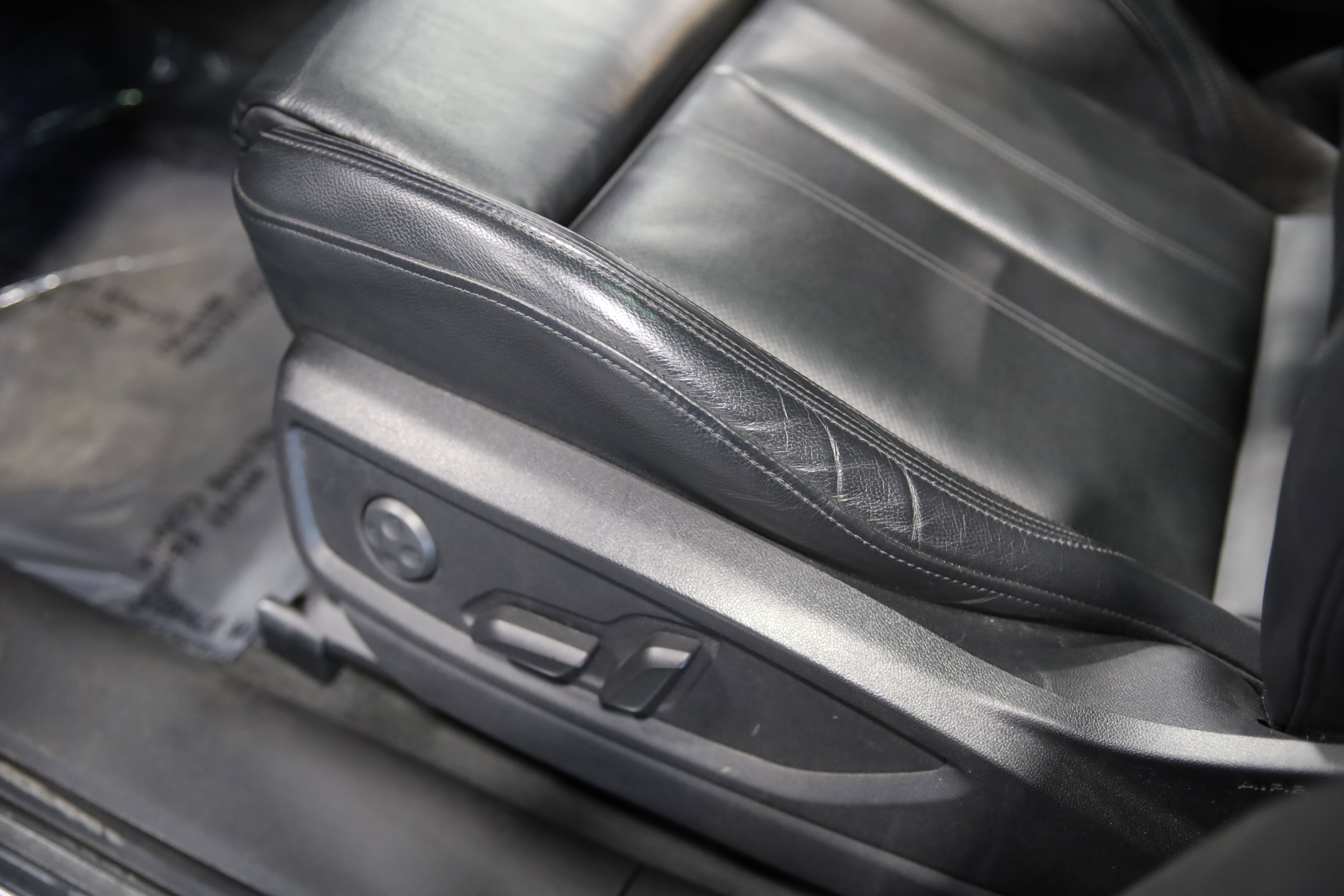Used 2018 Audi SQ5 Prestige w/ Prestige Package AWD/4WD image 18