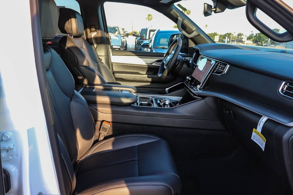 New 2026 Jeep Grand Wagoneer Limited AWD/4WD image 20